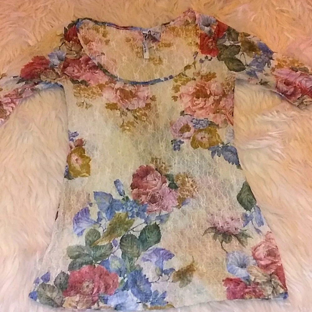Floral Lace top sz XS